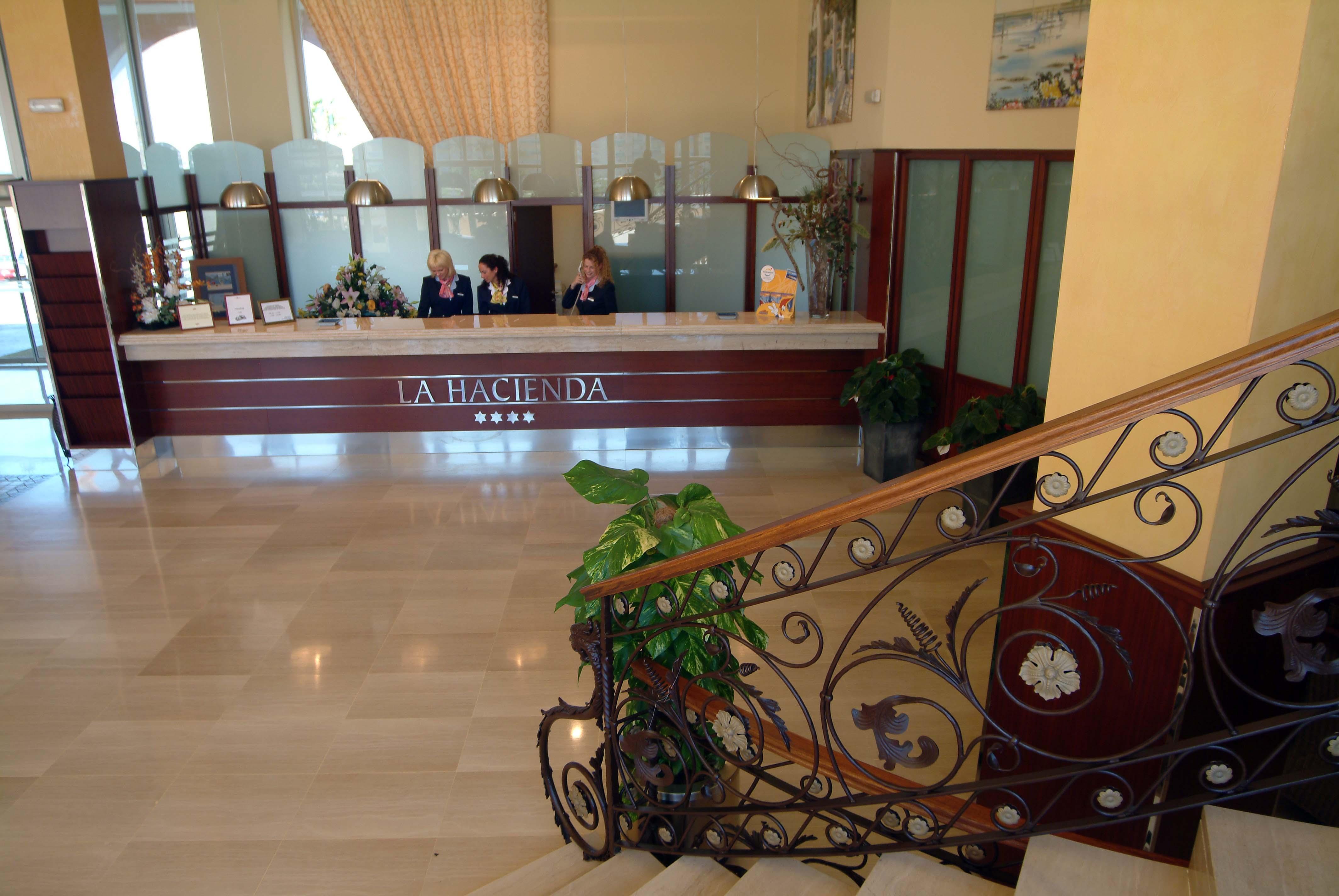 Отель Ohtels La Hacienda Ла-Пинеда Экстерьер фото