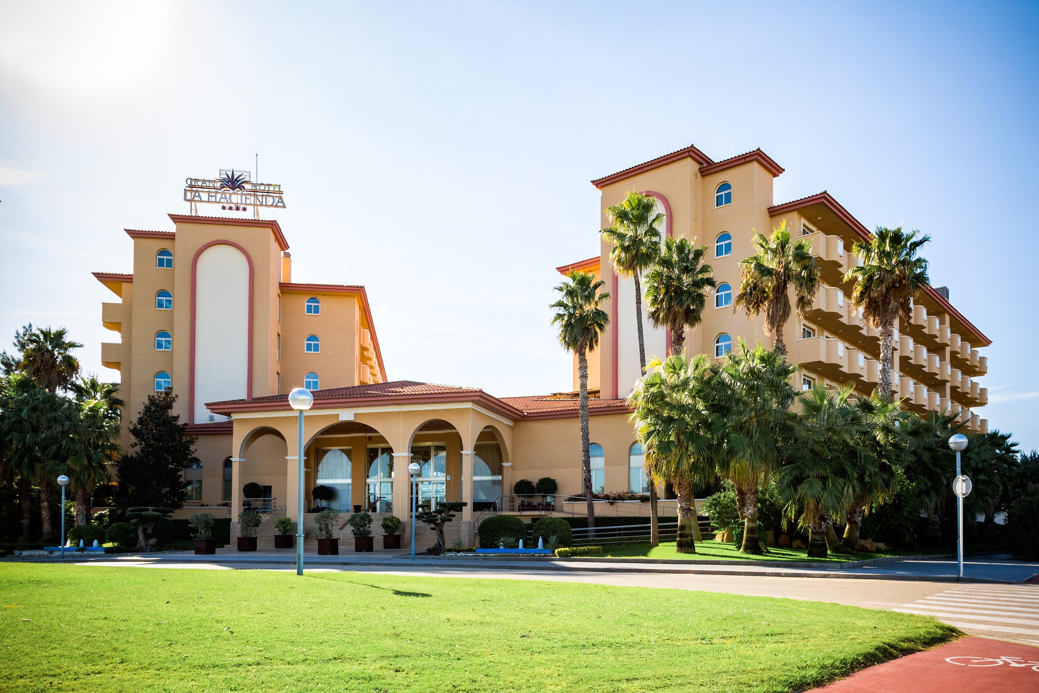 Отель Ohtels La Hacienda Ла-Пинеда Экстерьер фото
